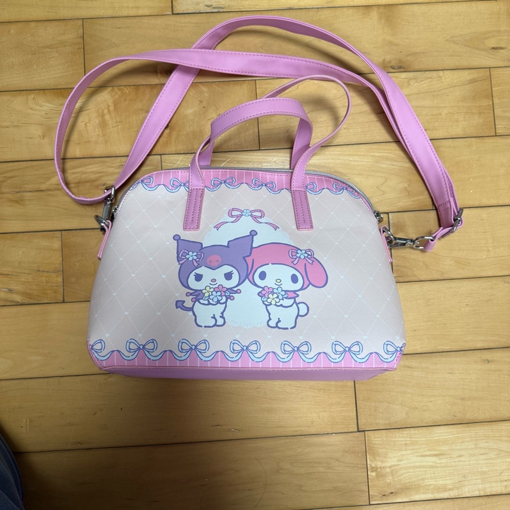 Lounge fly Sanrio  Pink and White Character Handbag